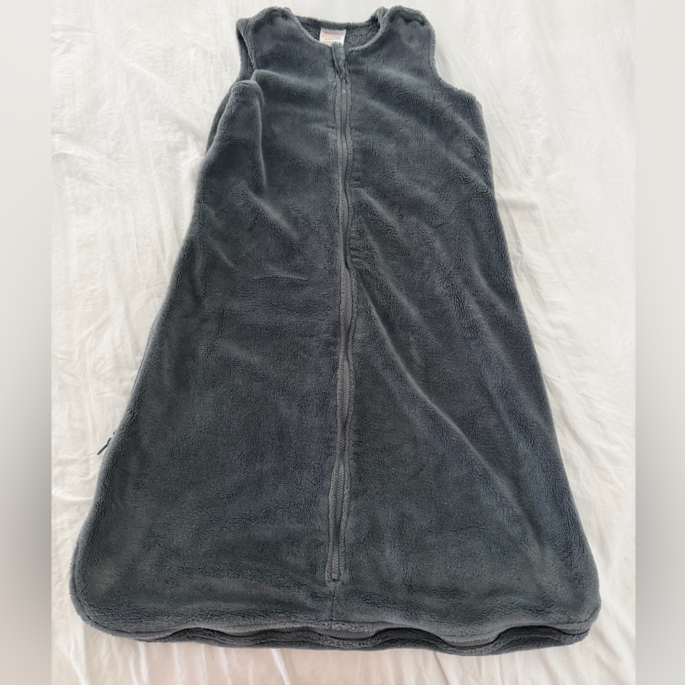 Guna Pod with wonder-zip! Wearable blanket size 9-18 months! Great condition